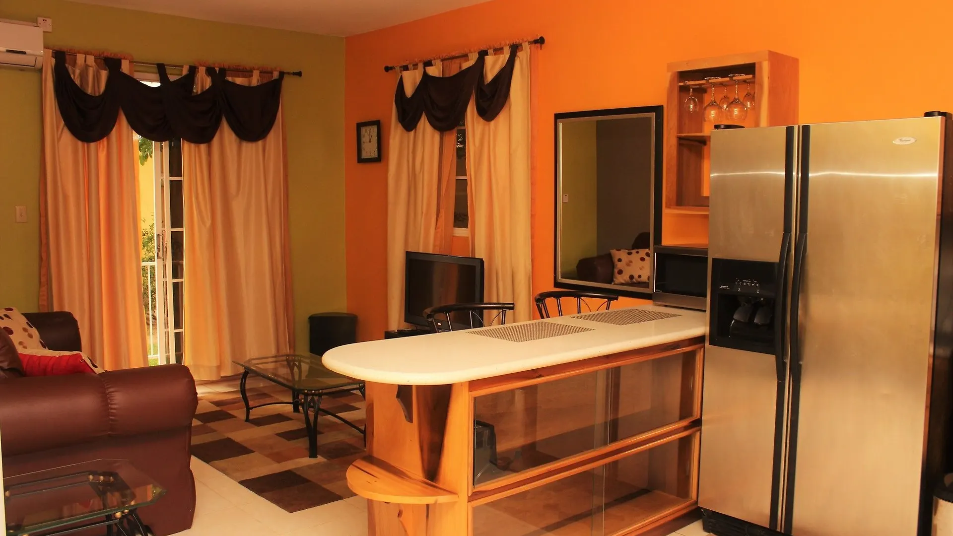 Lilford Mews Suites Kingston Apartment